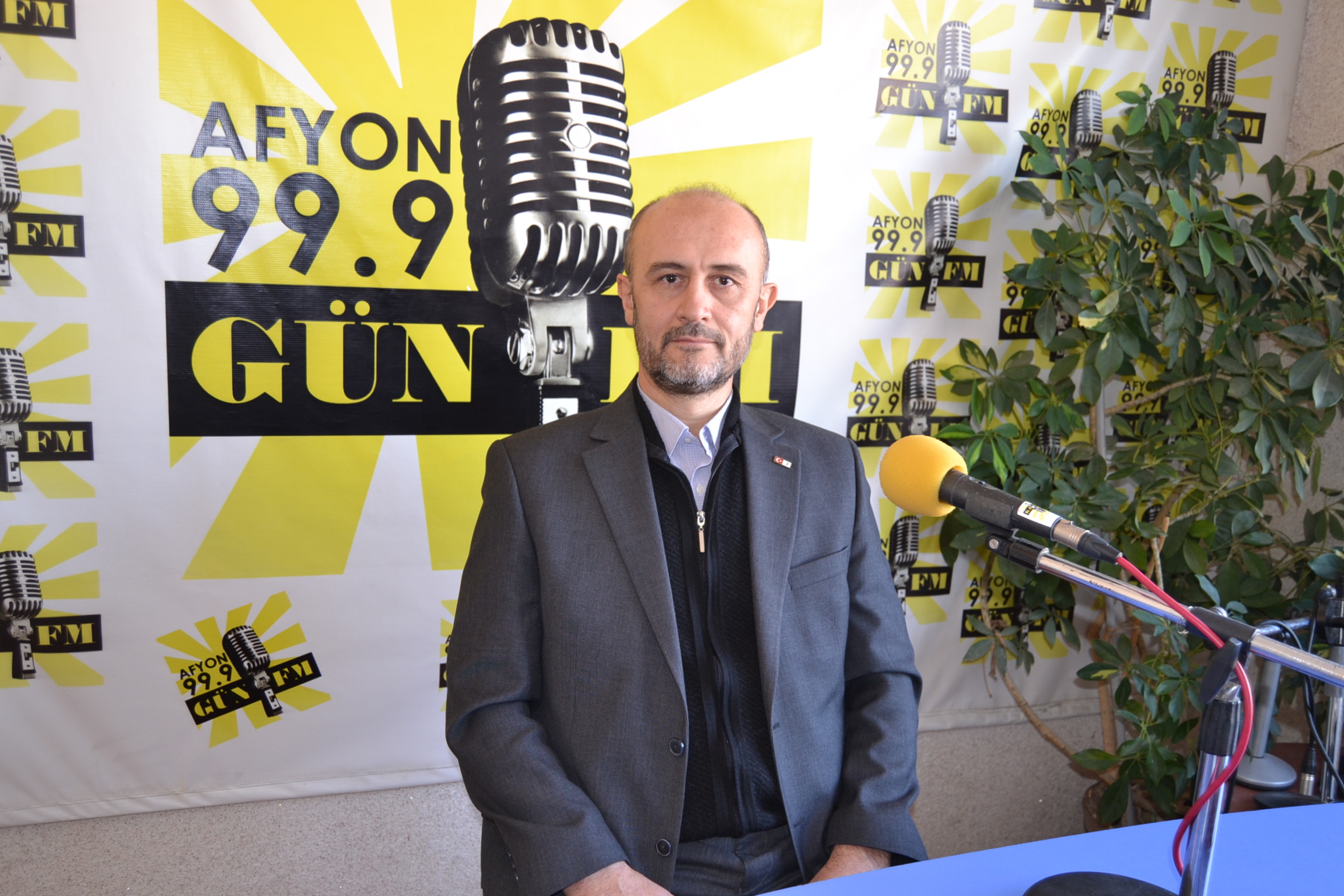 
Türkiye Kızılay Derneği Afyonkarahisar İl Başkanı Mehmet Yakın Gün FM’in