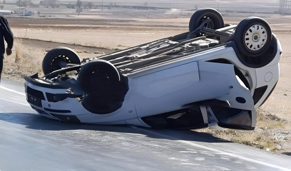 Sandıklı’da otomobil devrildi Afyonkarahisar'ın Sandıklı ilçesinde devrilen otomobildeki 4 kişi yaralandı.