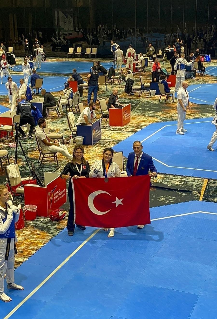 Muğlalı Sporcu Kardelen Korkut Bosna Hersek’te bronz madalya kazandı.