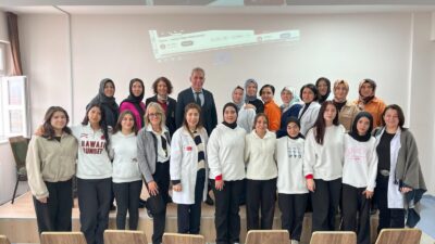 Afyonkarahisar Zübeyde Hanım Kız Mesleki ve Teknik Anadolu Lisesi öğrencileri,