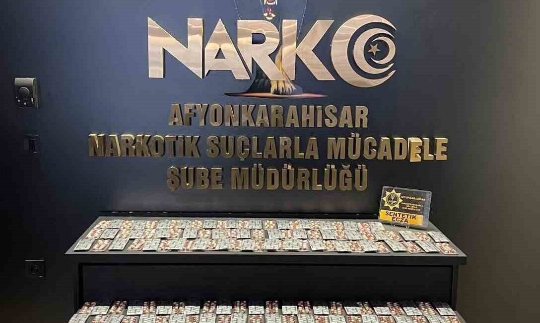 Afyonkarahisar’da 2 kişi tutuklandı Afyonkarahisar’da polis tarafından gerçekleştirilen operasyonda 3 bin 346 adet uyuşturucu