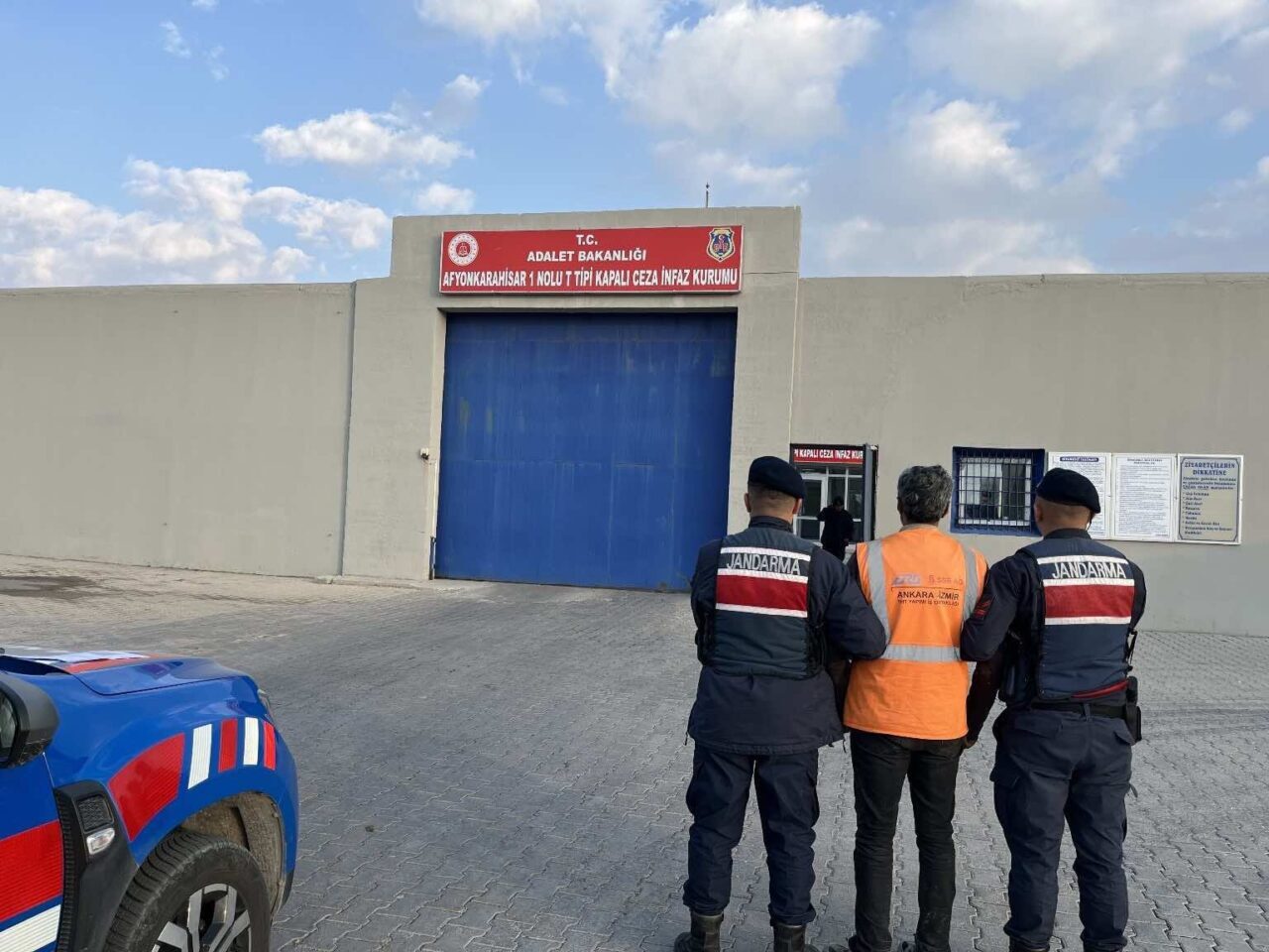 Afyonkarahisar'da, 3 yıl 4 ay hapis cezası bulunan bir kişi,