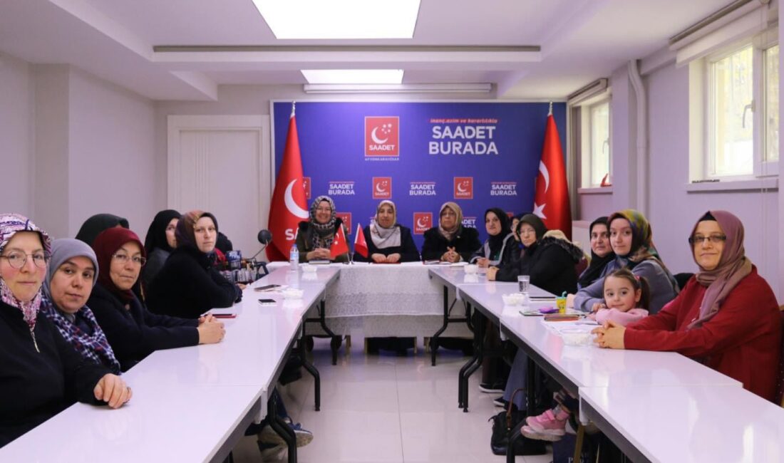 
Saadet Partisi Afyonkarahisar Kadın Kolları Başkanı Saniye Hazer, 20 Kasım