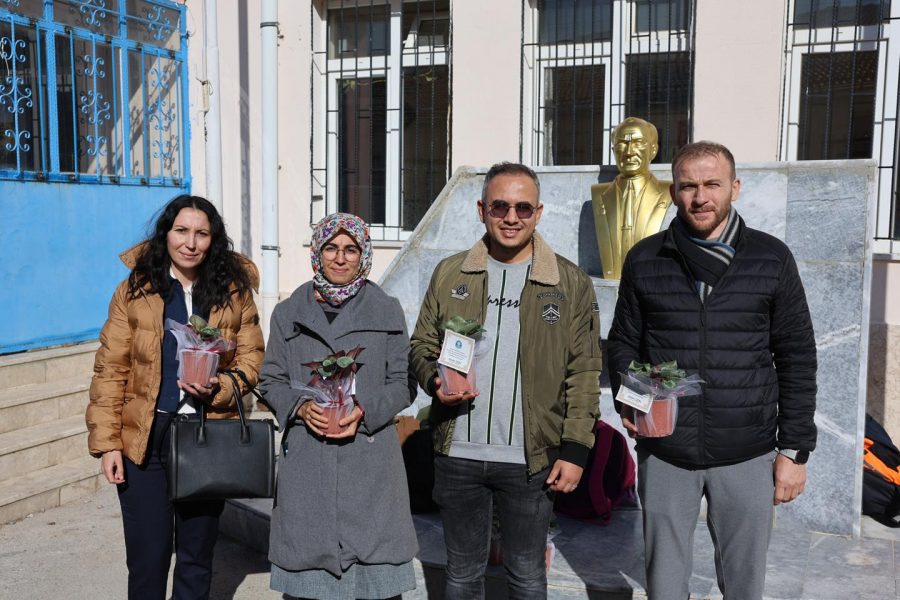 Sandıklı Belediye Başkanı Adnan Öztaş’ın talimatlarıyla, 24 Kasım Öğretmenler Günü