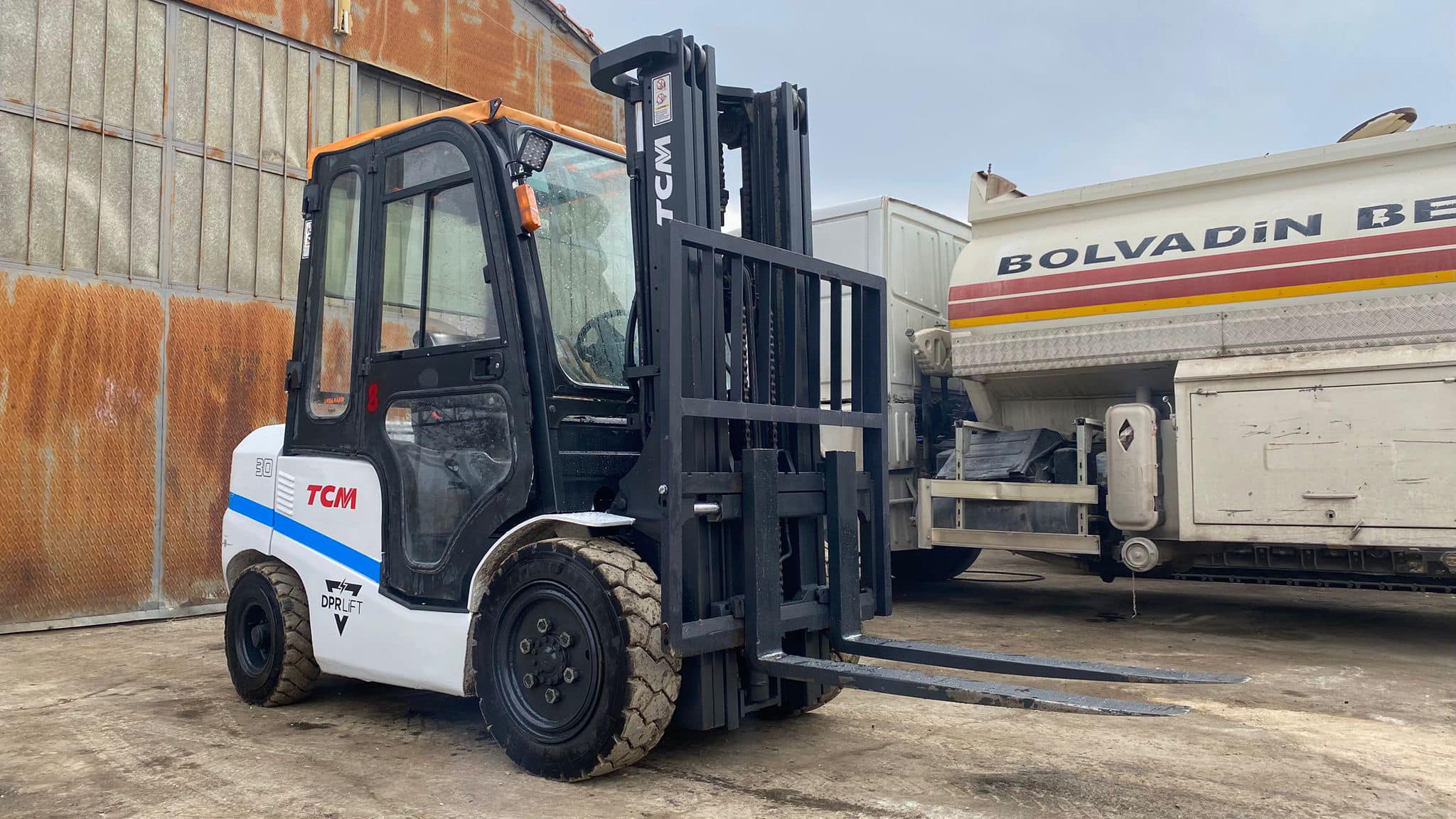 Afyonkarahisar’ın Bolvadin ilçesinde belediye araç filosunu genişletti ve belediyeye forklift
