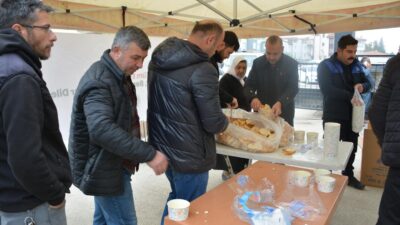 Dinar Belediye Başkanı Veysel Topçu’nun talimatıyla, Salı Pazarı’nda esnafına sıcak