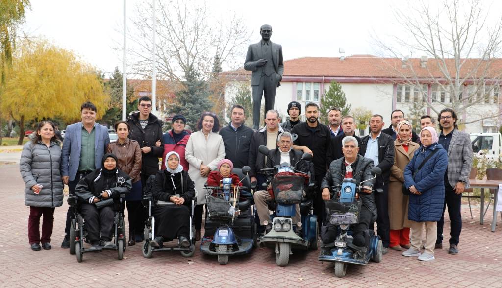 Afyonkarahisar Sağlık Bilimleri Üniversitesi’nde çalışan özel gereksinimli personel, Engelsiz AFSÜ