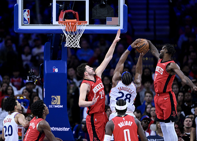 Amerikan Basketbol Ligi (NBA) Kupası'nda Houston Rockets, milli oyuncu Alperen