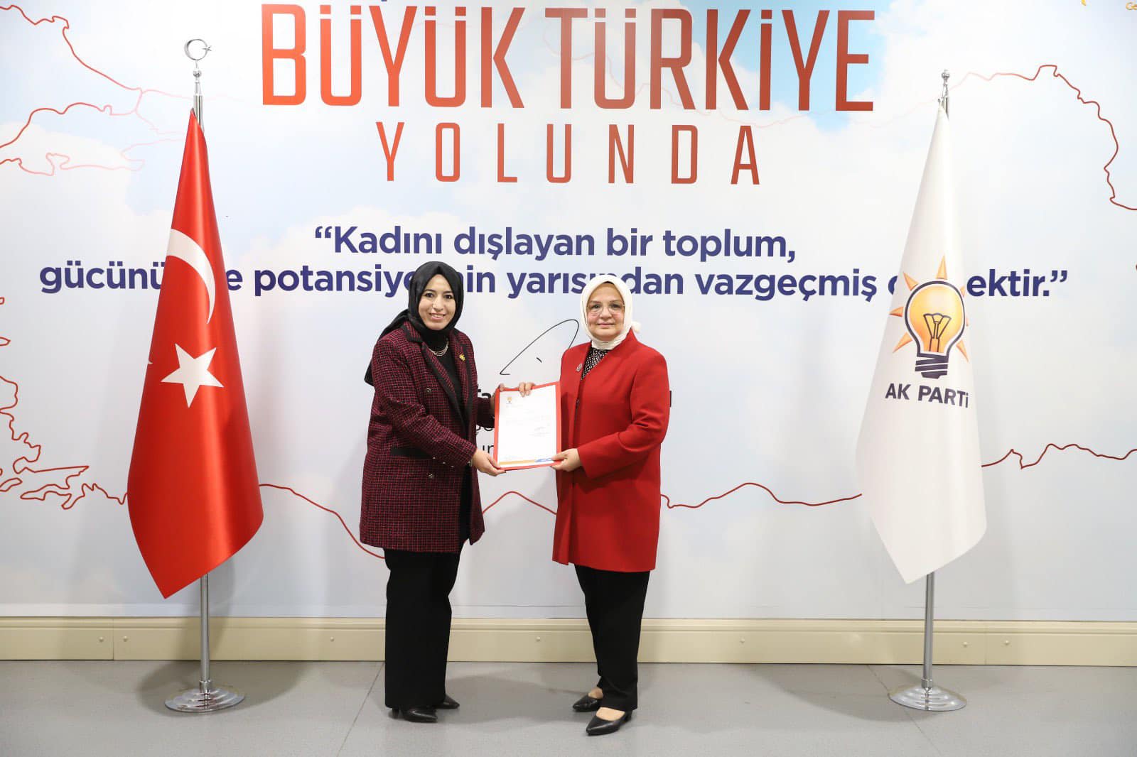 AK Parti Afyonkarahisar Kadın Kolları Başkanlığı görevine uzun yıllardır partinin