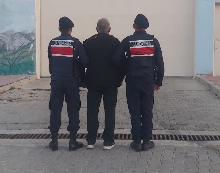 Afyonkarahisar’da nitelikte emval veren ağaç kesme suçundan 3 yıl 4