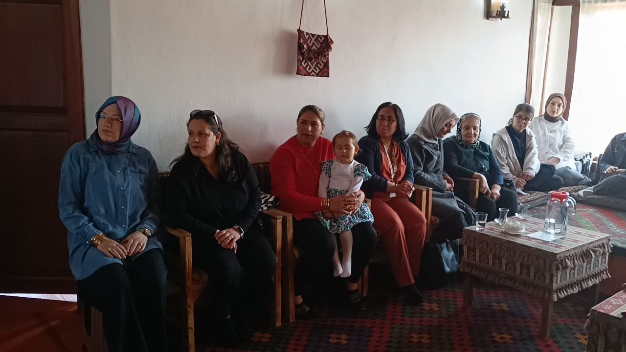 Afyonkarahisar Sandıklı Devlet Hastanesi personelleri tarafından ‘Normal Doğum Eylem Planı’