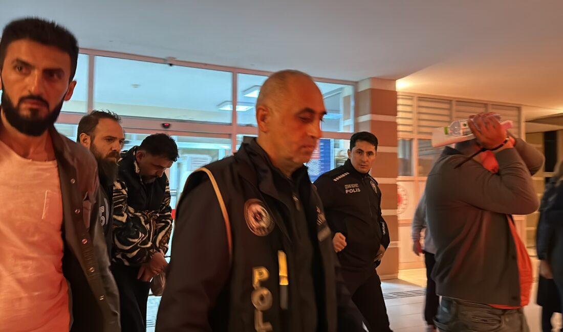 Entegre firmasındaki 100 milyonluk vurgunda tutuklu sanıklar tahliye edildi! Kastamonu Entegre firmasını, belgede sahtecilik ve benzeri yöntemlerle 100 milyon
