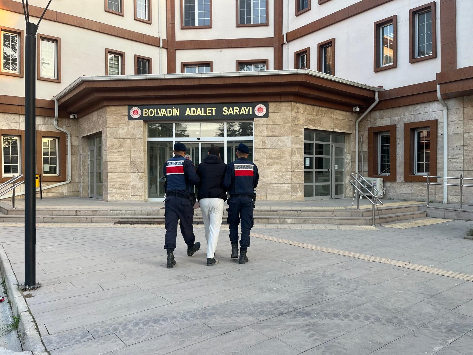 Afyonkarahisar’da toplamda 6 suç kaydı ile 14 yıl 4 ay