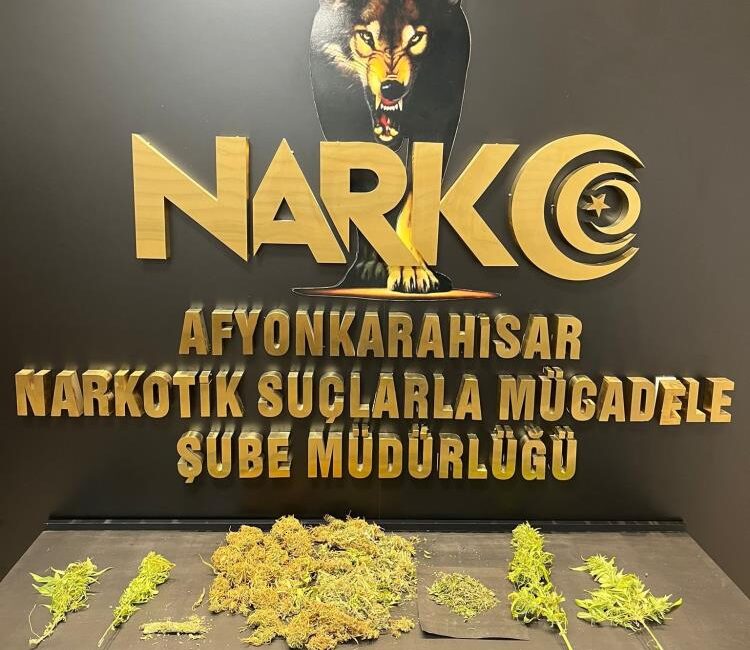 Uyuşturucu operasyonunda 212 gram uyuşturucu madde yakalandı Afyonkarahisar’da polis tarafından torbacı diye tabir edilen sokak satıcılarına yönelik