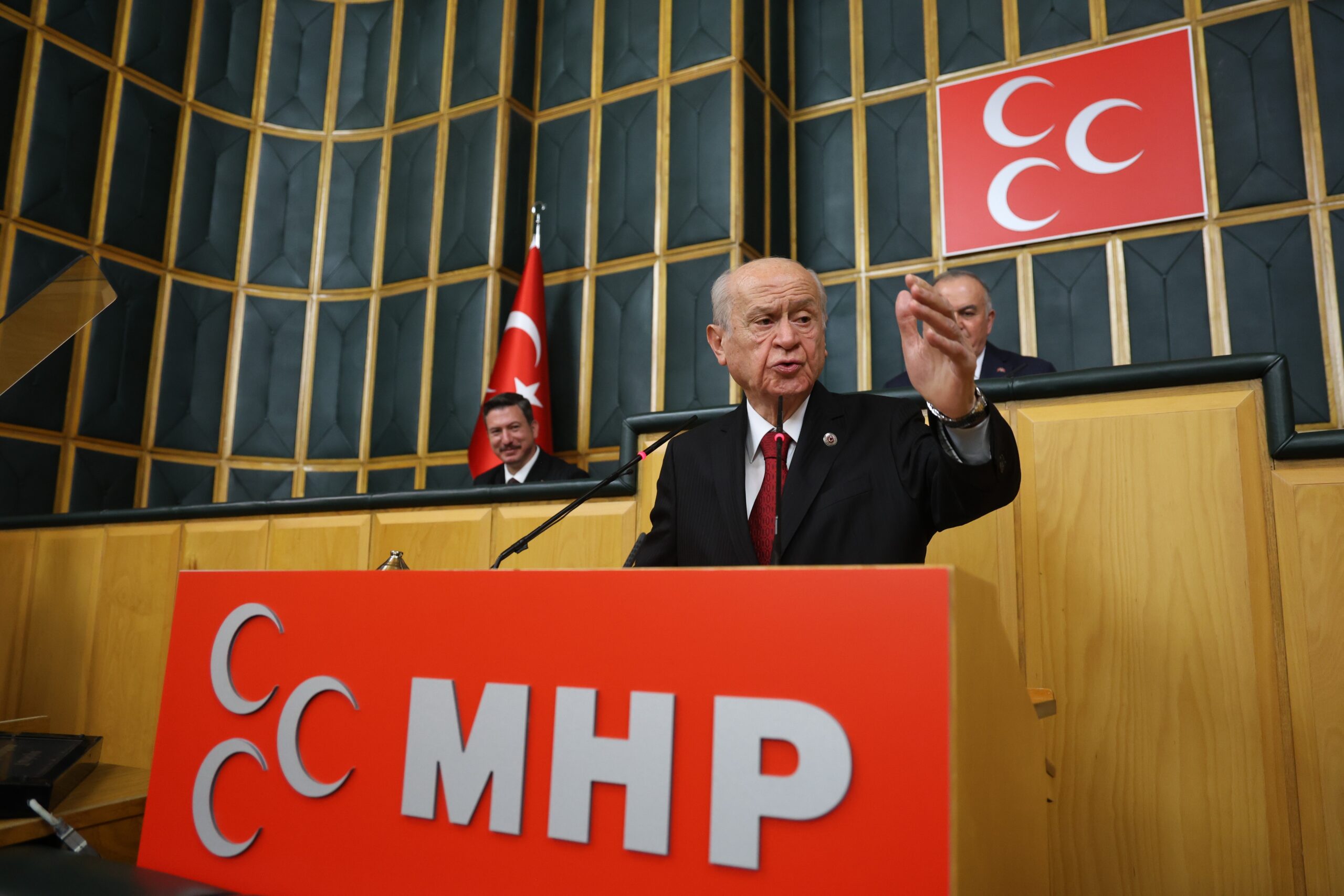 MHP Genel Başkanı Bahçeli, "Yunanistan'ın burnumuzun dibinde silah göstermesi yalnızca