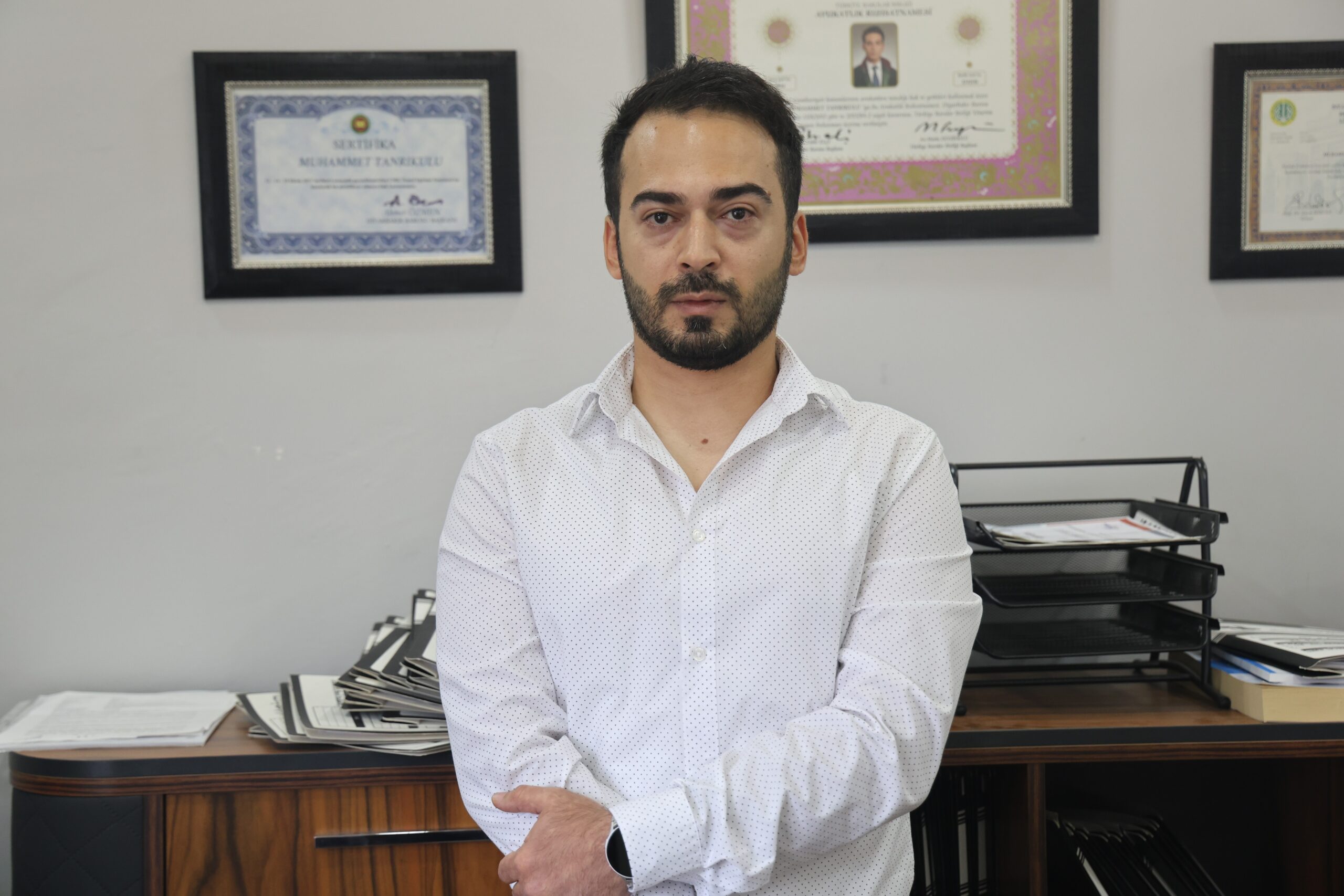 Diyarbakır'da özel bir hastanenin yenidoğan yoğun bakım bölümünde hemşirelerin uyuması