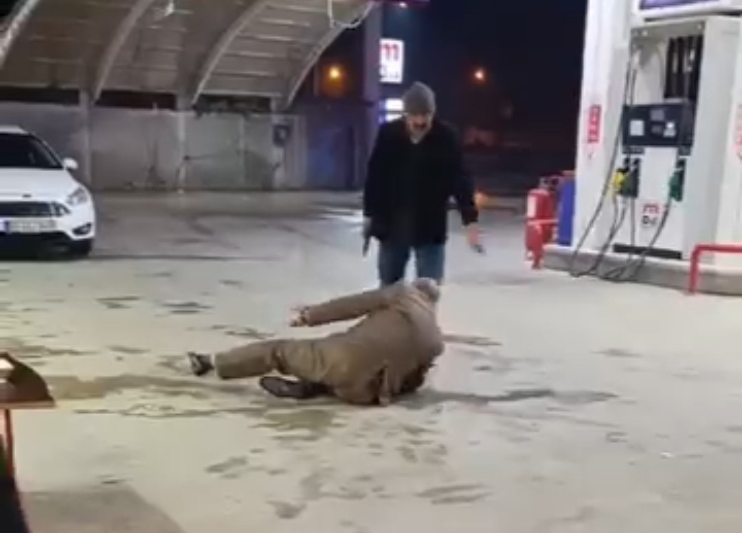 Van’ın Erciş ilçesinde sağlık kontrolü için getirildiği hastanede öldürülen Aydın