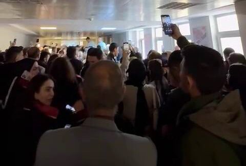 Diyarbakır’da Narin Güran cinayeti davasının görüldüğü salonun dolması nedeniyle bazı