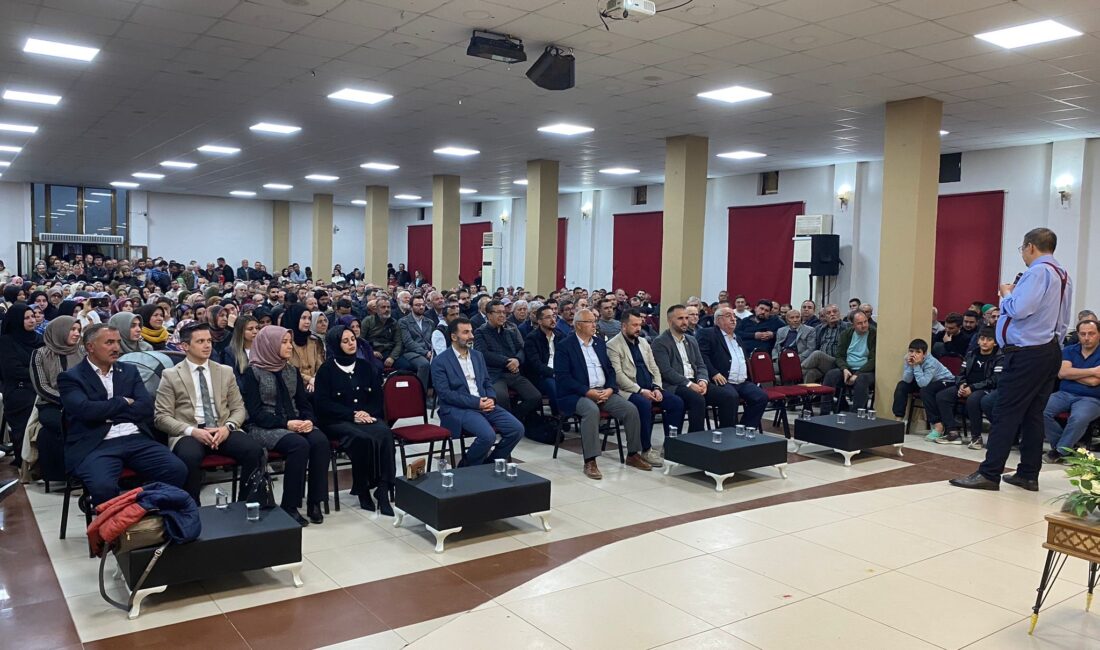 Yazar Hayati İnanç, Afyonkarahisar Dazkırı İlçe Müftülüğü tarafından düzenlenen söyleşi programına