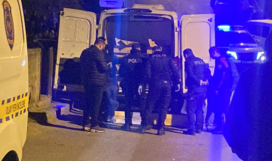 Sultanbeyli'de bir şahsın sosyal medya üzerinden mesajlaştığı kadının eşi ile