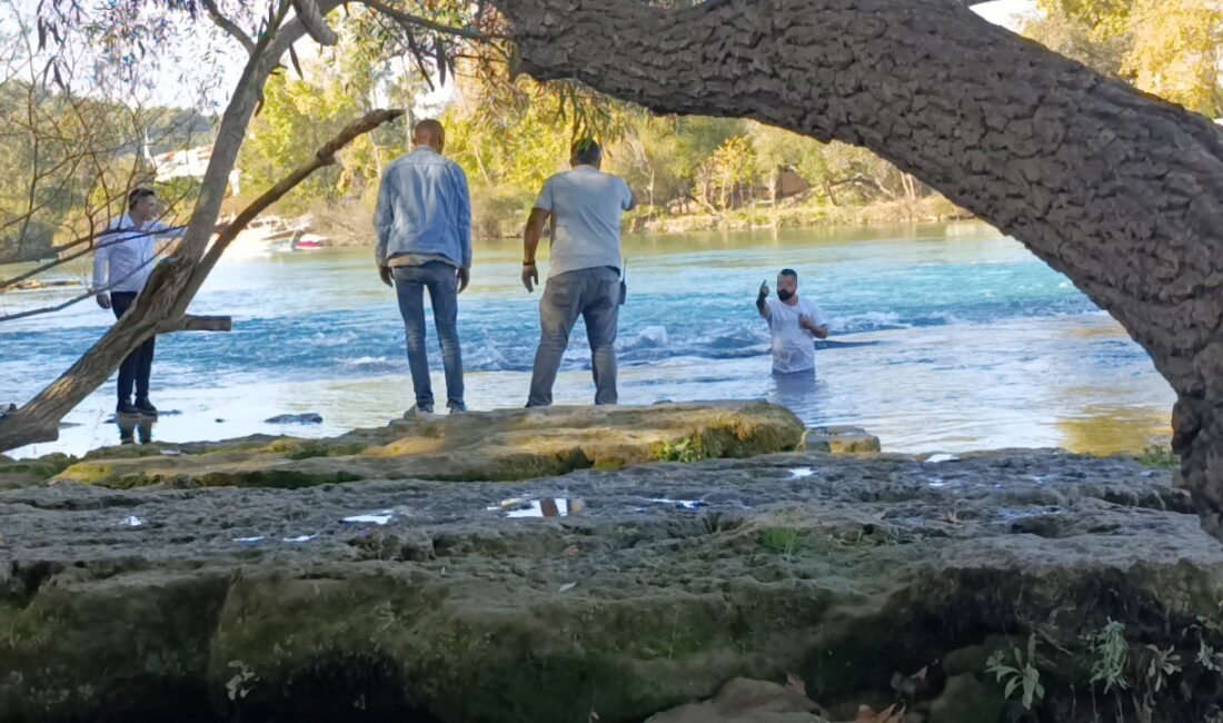  Antalya'da uzaklaştırma kararı aldıran eşinin çocuğunu kendisine göstermediği iddiasıyla Şavlak
