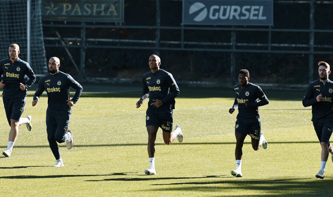 Fenerbahçe, Trendyol Süper Lig’de yarın konuk edeceği Sivasspor maçının hazırlıklarını