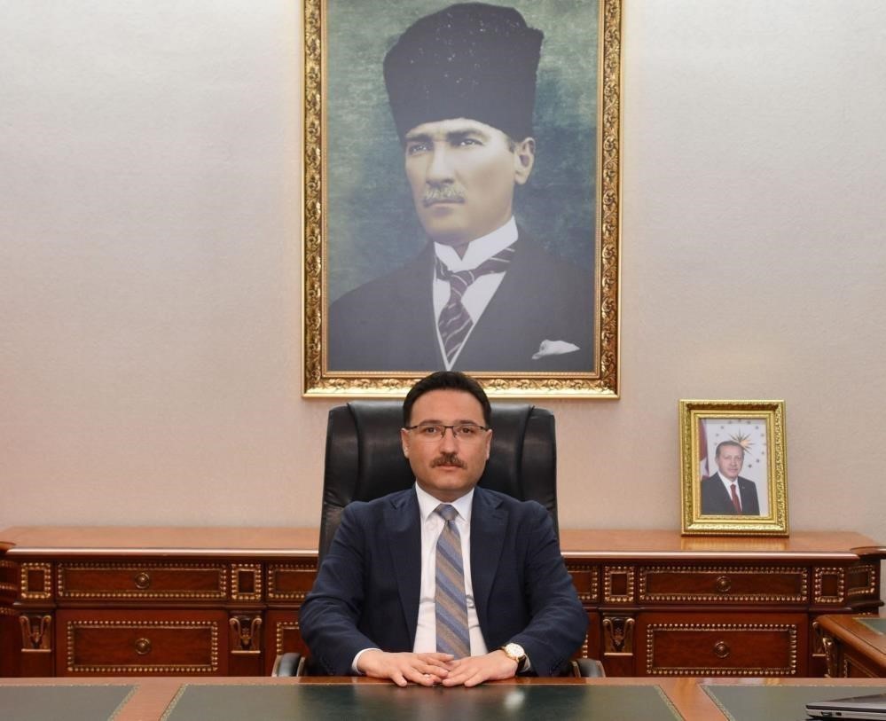 Kayseri Valisi Gökmen Çiçek; 10 Kasım Atatürk’ü Anma Günü dolayısıyla