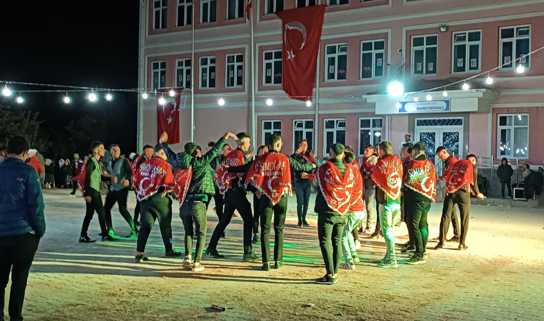 Afyonkarahisar’ın Şuhut ilçesinde 2005/1 tertip olarak askere gidecek asker adayları