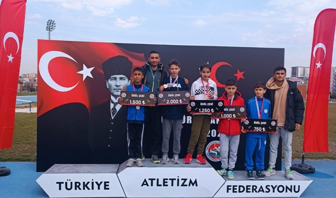 Ankara’da düzenlenen Atatürk’ü Anma Koşusu Türkiye Şampiyonası’nda, Kütahya adına yarışan