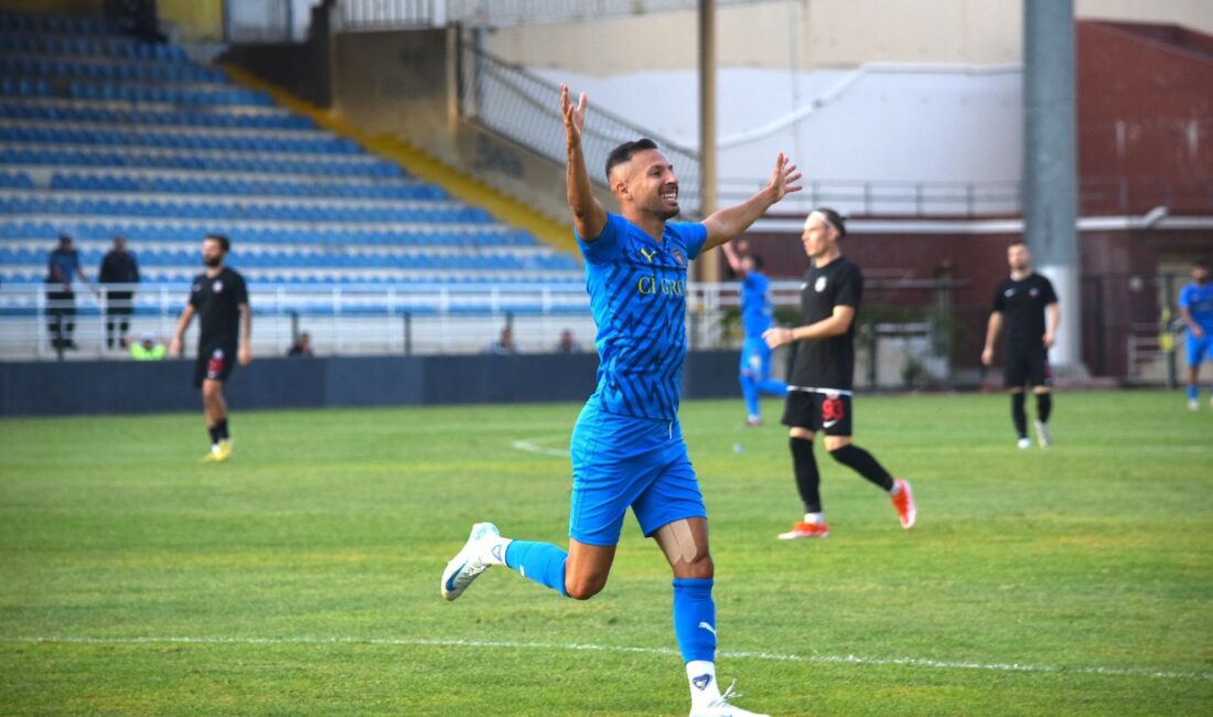 Bucaspor 1928’in 37 yaşındaki kanat oyuncusu Yasin Öztekin, bu sezon