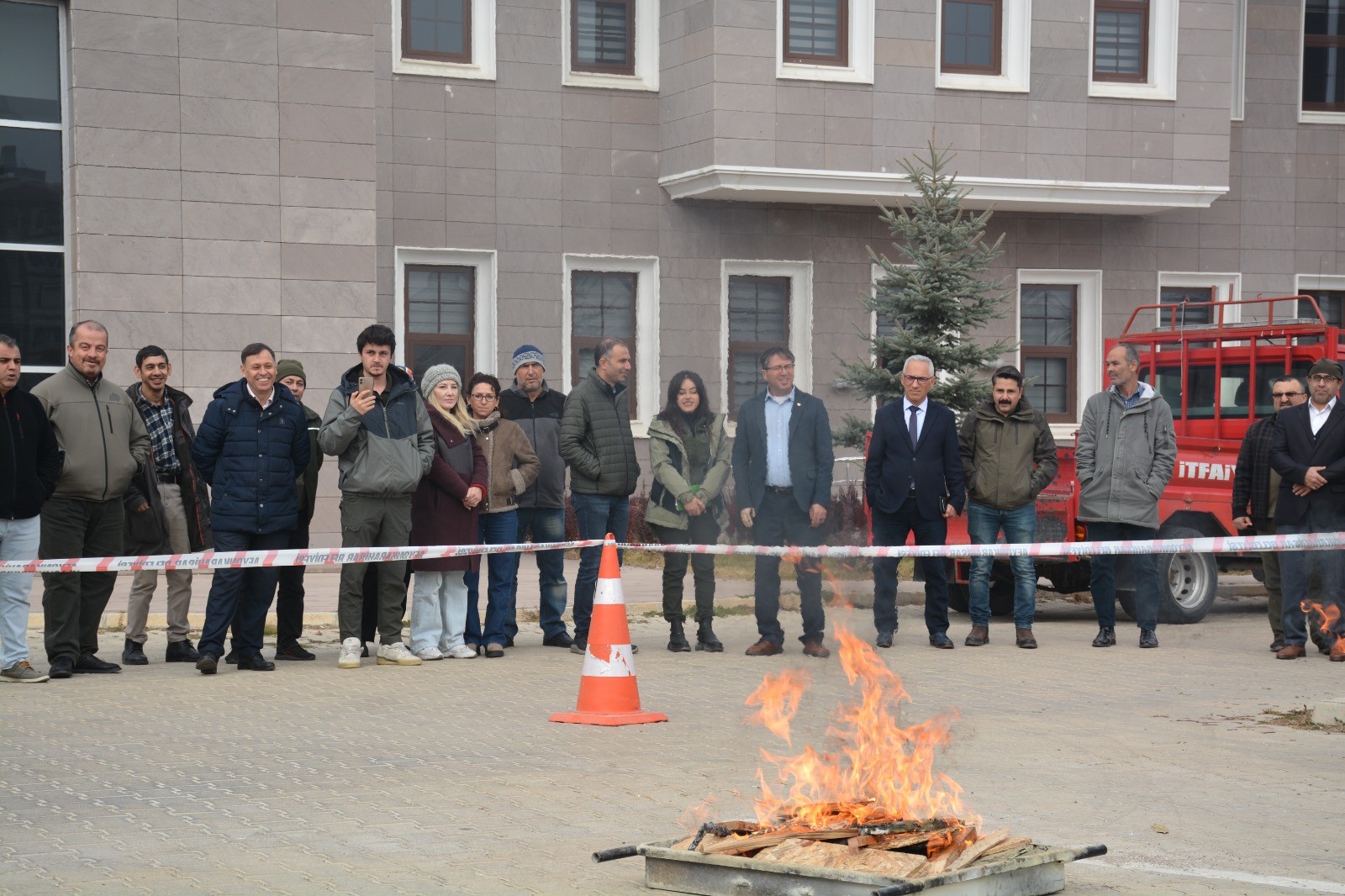 Doğa Koruma ve Milli Parklar (DKMP) Afyonkarahisar 5. Bölge Müdürlüğünden yangın