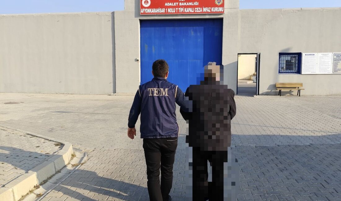 Afyonkarahisar’da Fetullahçı Terör Örgütü (FETÖ) davalarından hapis cezalarıyla aranan 2