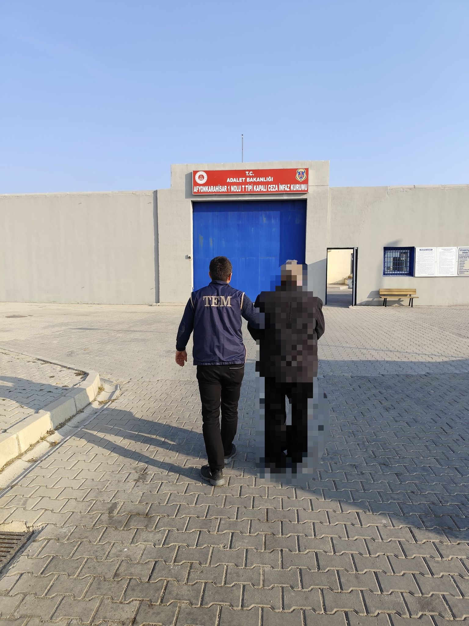 Afyonkarahisar’da Fetullahçı Terör Örgütü (FETÖ) davalarından hapis cezalarıyla aranan 2