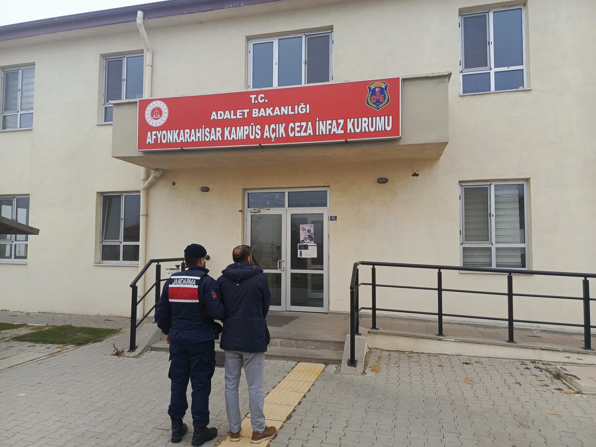 Madde ticareti yapma suçundan 15 yıl 2 ay hapis cezası