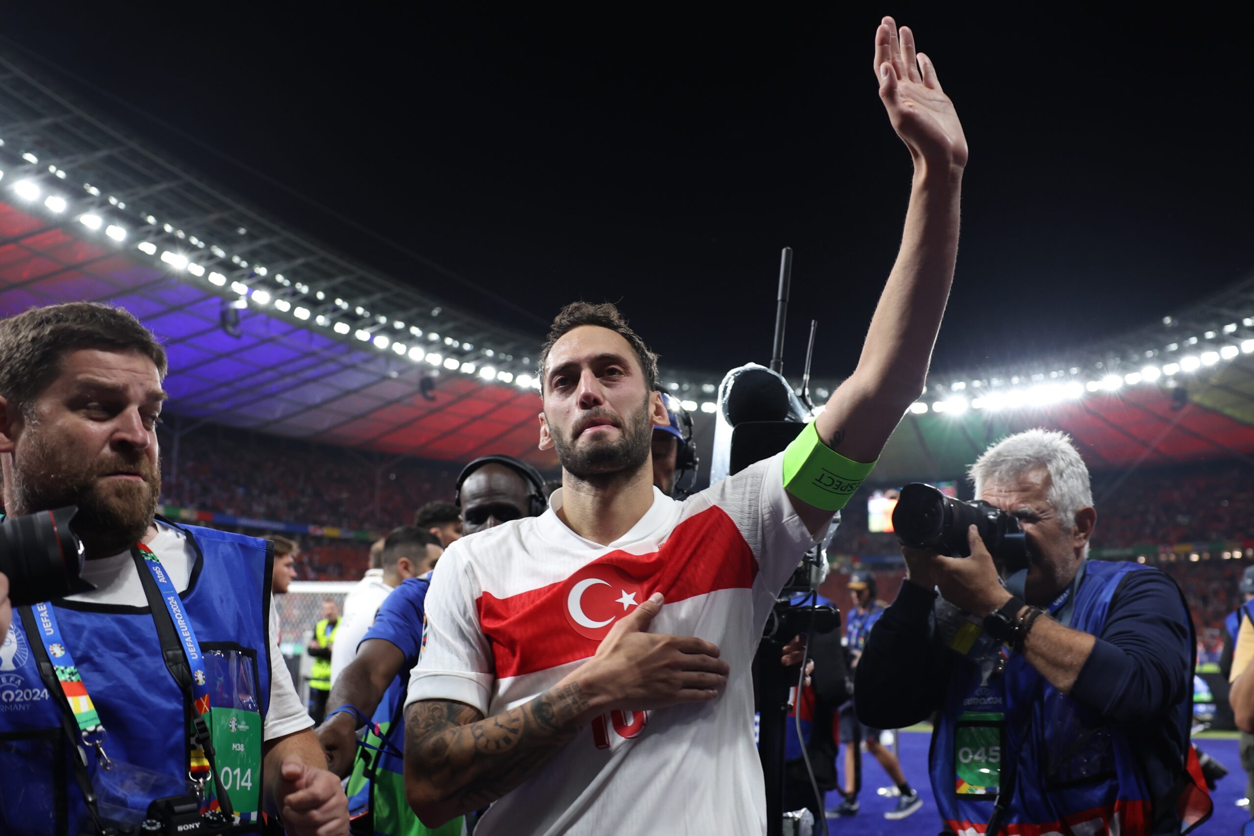 İtalyan ekibi Inter’de forma giyen milli oyuncu Hakan Çalhanoğlu, Milan’da