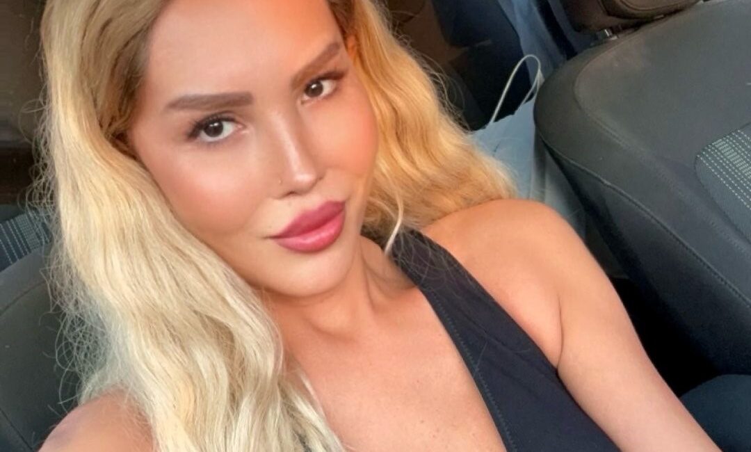  Ataşehir'de fuhuş yapıldığı ihbarının ardından bir masaj salonuna düzenlenen operasyonda,