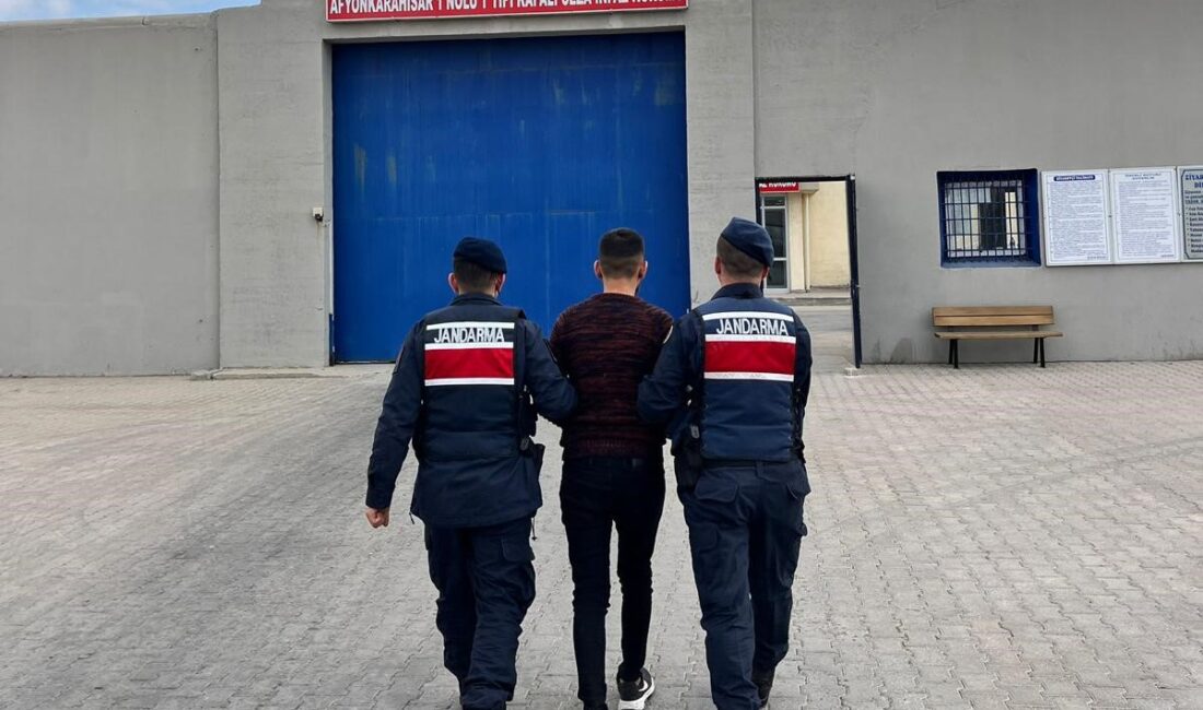 6 yıl 8 ay hapis cezasıyla aranan şahsı jandarma yakaladı Afyonkarahisar’da kasten öldürme suçundan 6 yıl 8 ay hapis cezasıyla