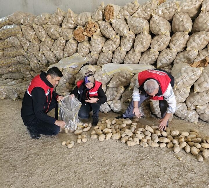 Afyonkarahisar’dan, Tunus ve Azerbaycan’a yaklaşık 300 ton patates ihracatı yapıldığı