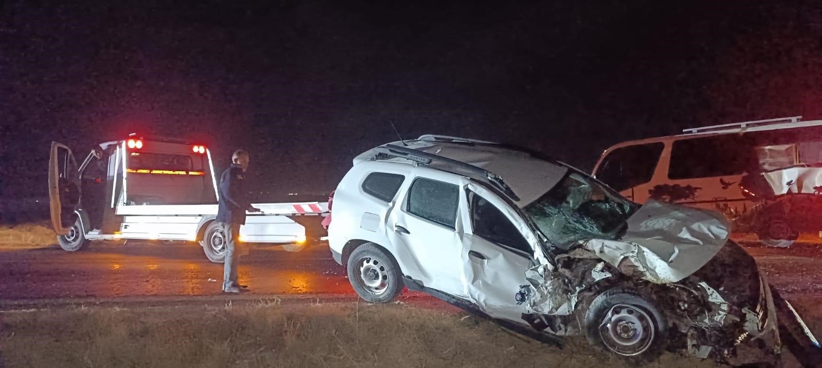 Afyonkarahisar’da 2 otomobilin çarpışması sonucu meydana gelen trafik kazasında sürücüler