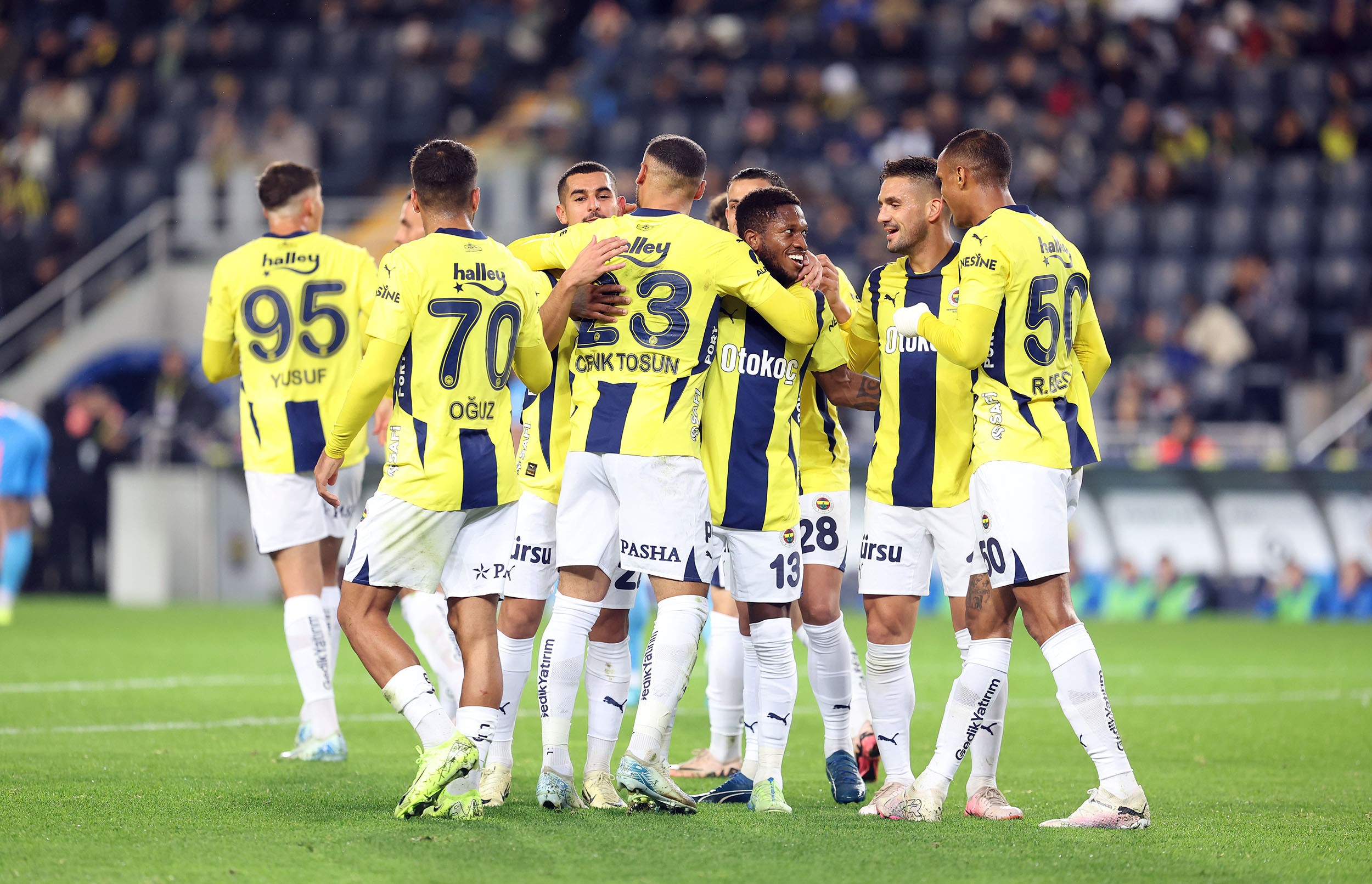 Fenerbahçe, hazırlık maçında Rus ekibi Zenit ile karşılaşırken sahadan 2-1