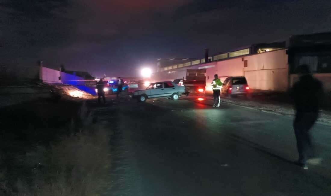 Afyonkarahisar’da 6 kişinin yaralandığı zincirleme kaza yaşandı Afyonkarahisar’da biri kamyonet üç aracın karıştığı zincirleme trafik kazasında 6