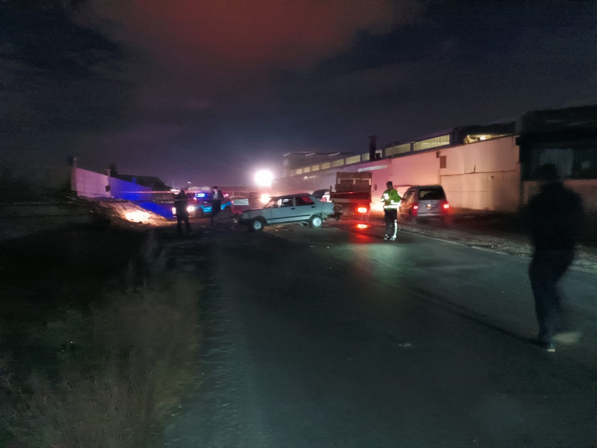 Afyonkarahisar’da biri kamyonet üç aracın karıştığı zincirleme trafik kazasında 6