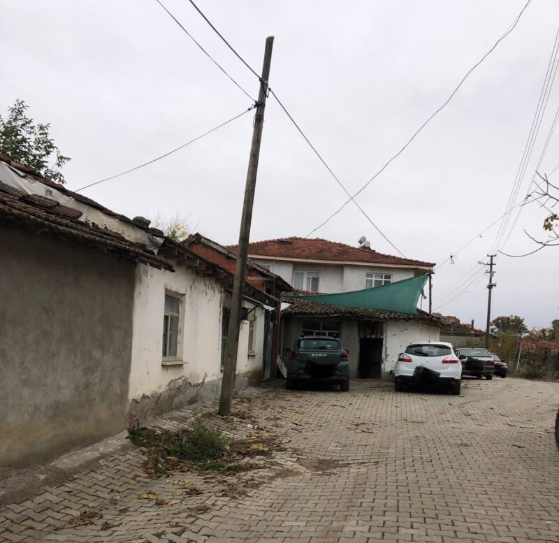 Çanakkale'nin Biga ilçesinde bir kişi, aralarında çıkan kavgada abisini boğarak