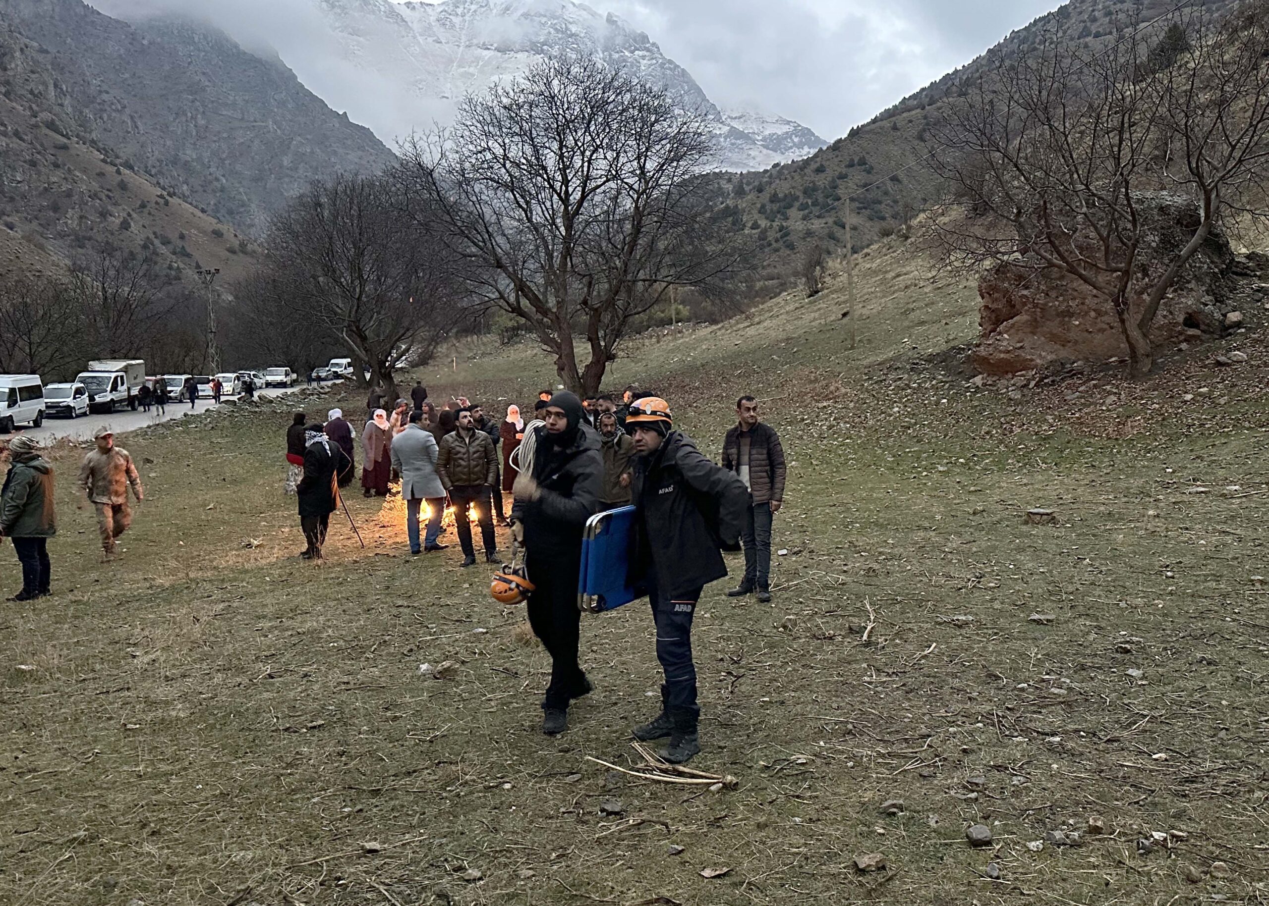 Van’ın Çatak ilçesinde dağdan yuvarlanan kaya parçalarının altında kalan 2