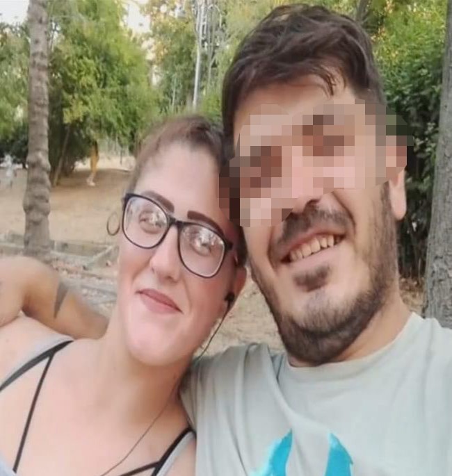  Mersin'de bir çocuk annesi Aybeniz Top, bir televizyon programında kayıp