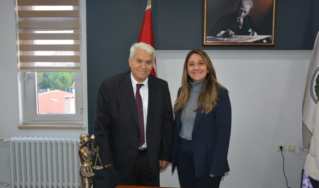 Sandıklı’ya ağır ceza mahkemesi kurulması için barodan destek istediler Afyonkarahisar'ın Sandıklı ilçesindeki avukatlar ilçede ağır ceza mahkemesinin kurulması için