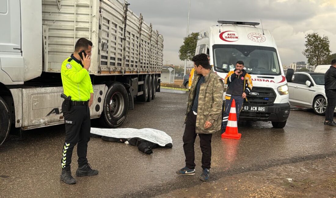  Şanlıurfa'nın Siverek ilçesindeki trafik kazasında hayatını kaybeden kişinin Adnan Menderes
