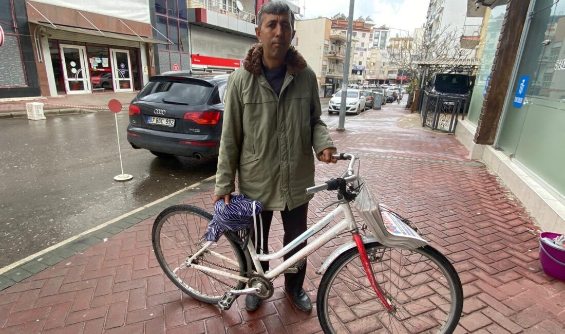 Antalya’nın Serik ilçesinde, Osman Bülüç’ün bisikletiyle trafikte yaşadığı kaza sonucu