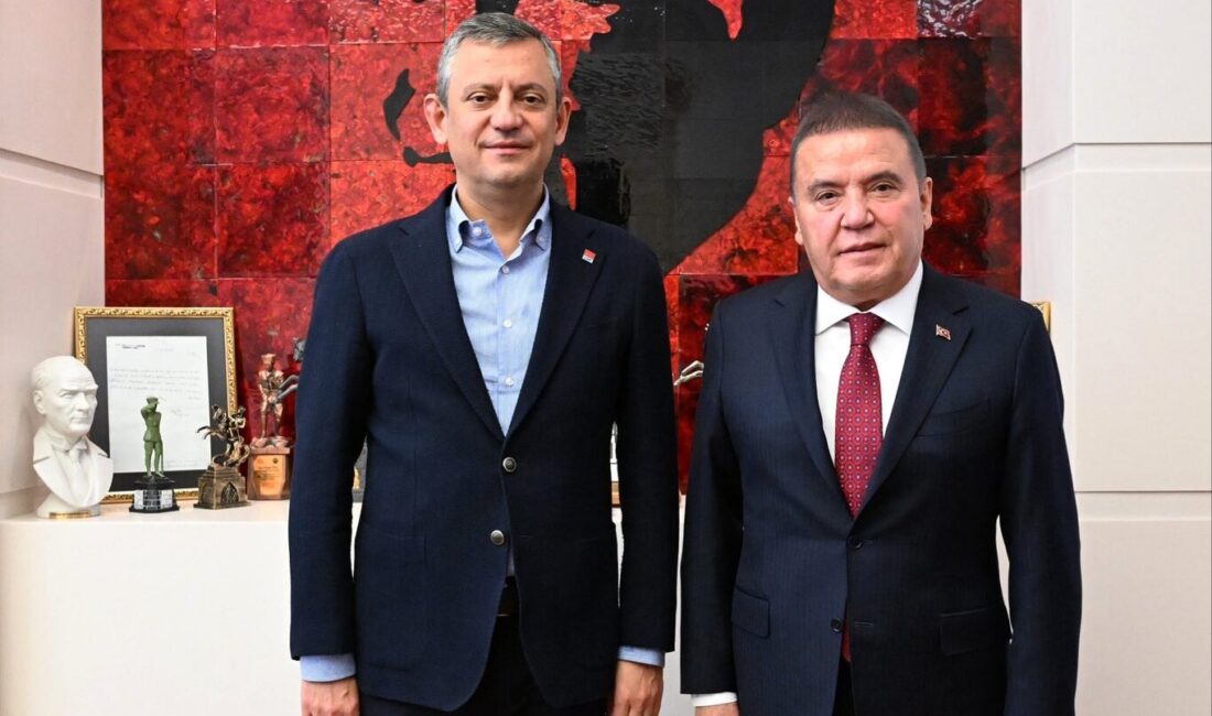 Antalya Büyükşehir Belediye Başkanı Muhittin Böcek, Cumhuriyet Halk Partisi (CHP)