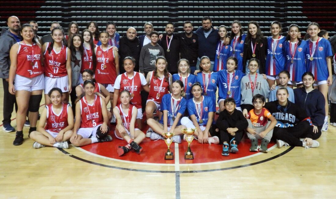 
Antalya U18 Kadın Basketbol Ligi’nde Kepez’in A takımı namağlup şampiyon